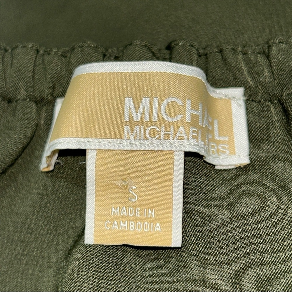 Michael Kors Relaxed Green Ruffled Blouse - Picture 5 of 5